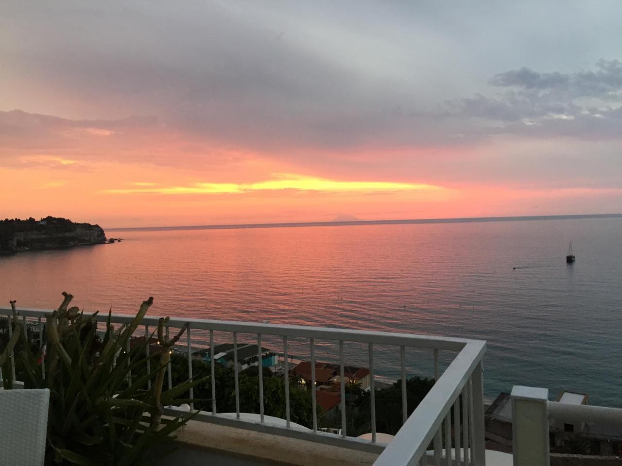 Hotel Valemare Tropea Exterior photo